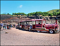 Visite en train du volcan de Lemptegy en Auvergne Visite en train du volcan de Lemptegy en Auvergne