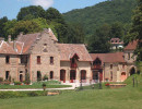 chateau pupetieres isere dependances