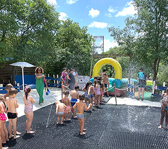 village des enfants tobogan eau
