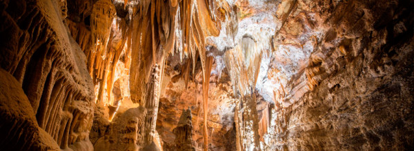 ardeche grotte de la madeleine panorama  grotte