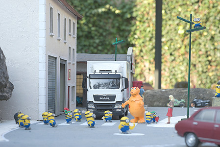 jardin ferroviaire minions