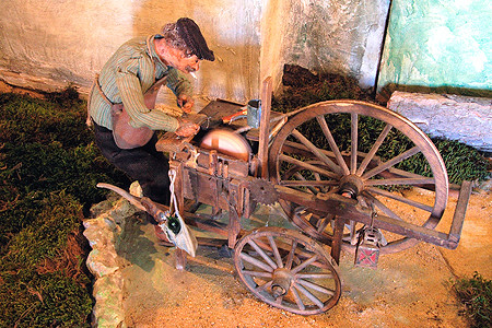 village miniature grignan remouleur